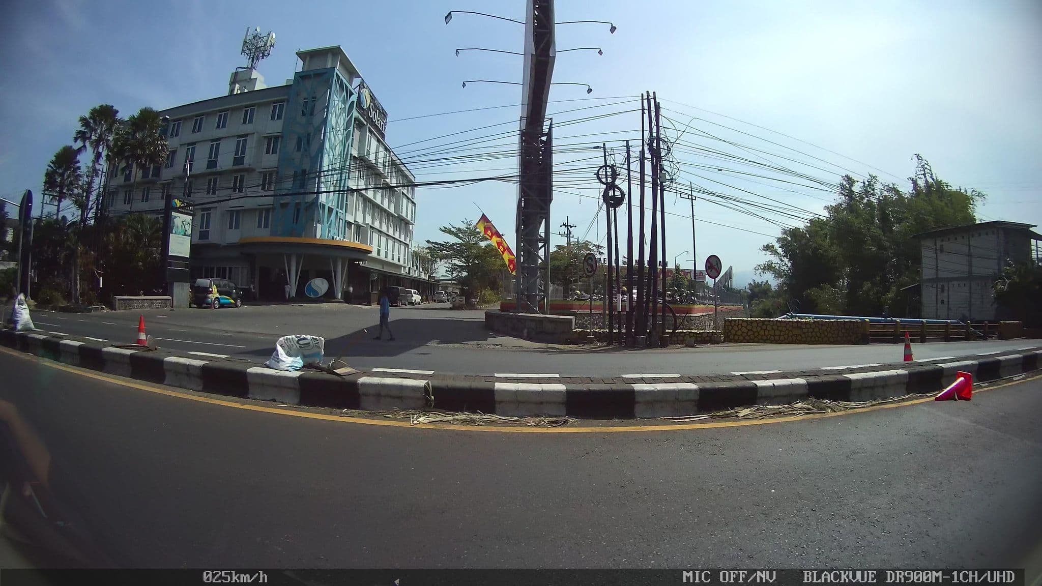 Street view near Solaris Hotel, Singosari — © kaart_2 (CC BY-SA · Mapillary)