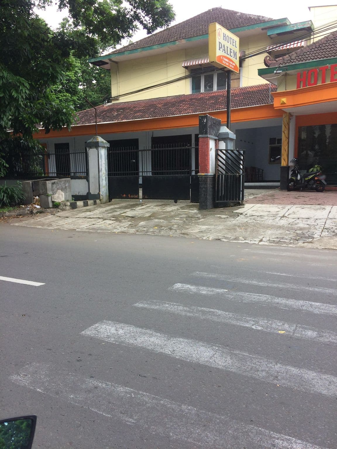 Street view near Hotel Kalpataru, Malang — © maphunter_id (CC BY-SA · Mapillary)