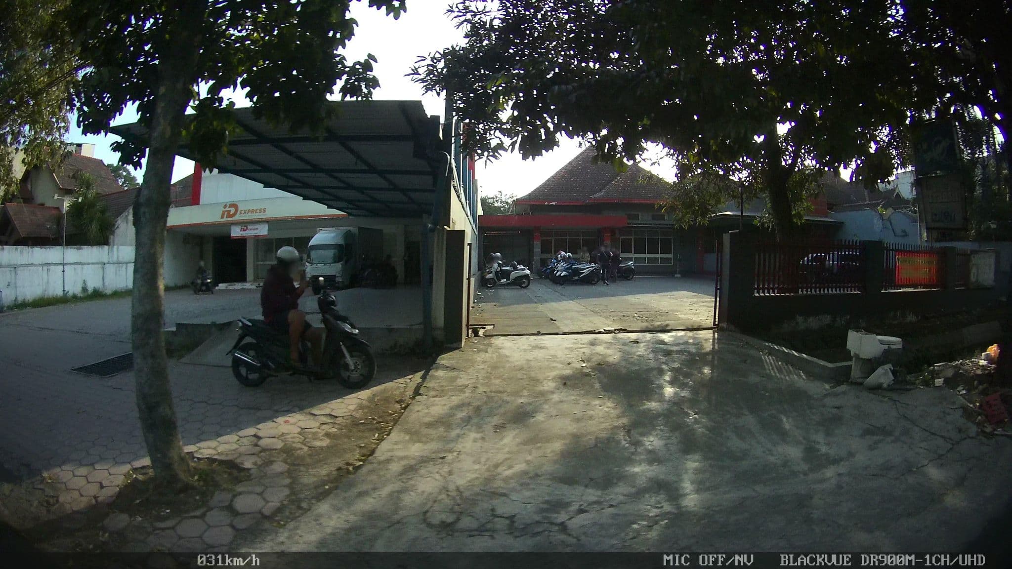 Street view near Hotel Wahyu, Malang — © kaart_2 (CC BY-SA · Mapillary)