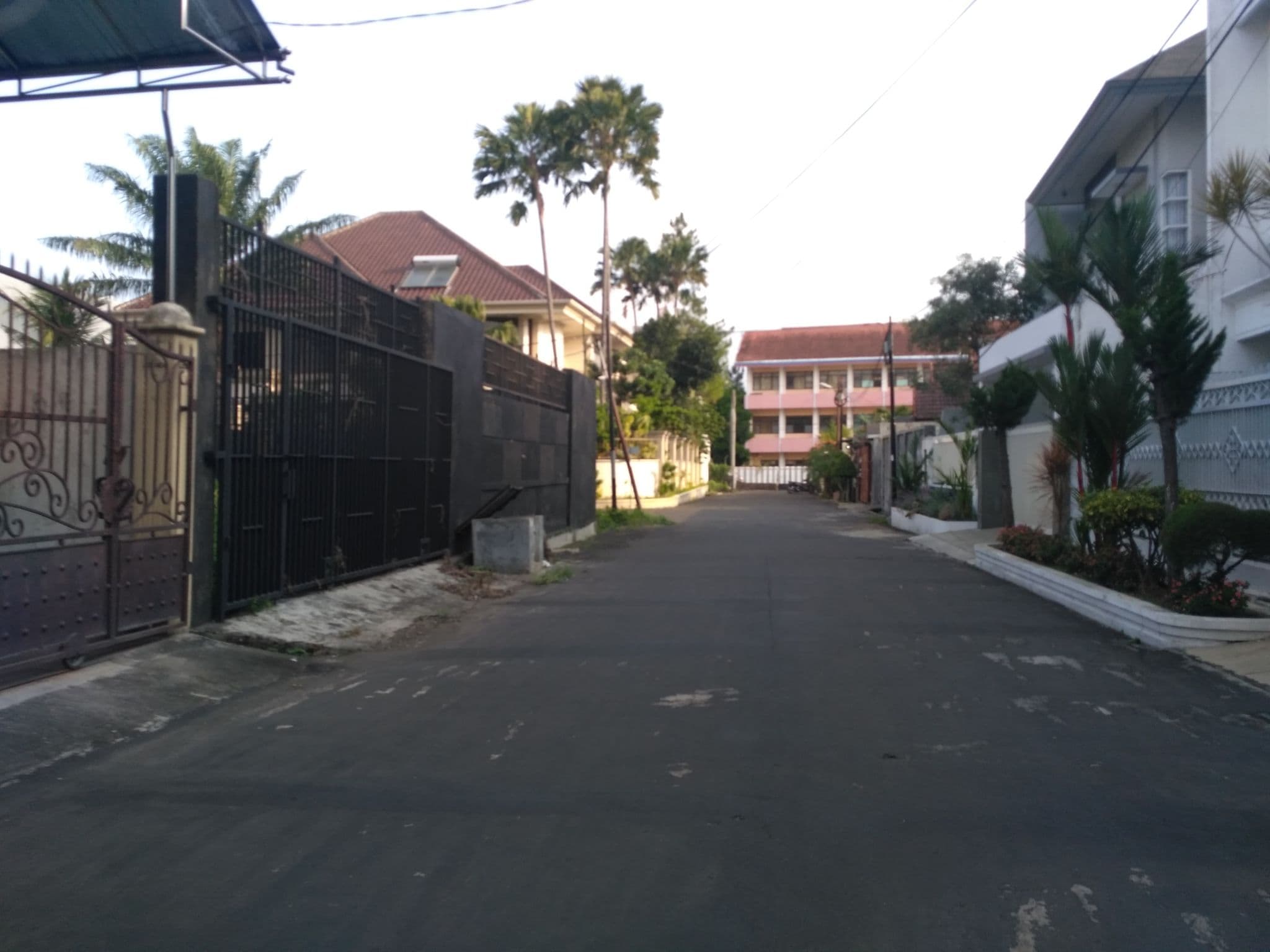 Street view near Insumo Palace Hotel Kediri, Malang — © adi_sucipto (CC BY-SA · Mapillary)