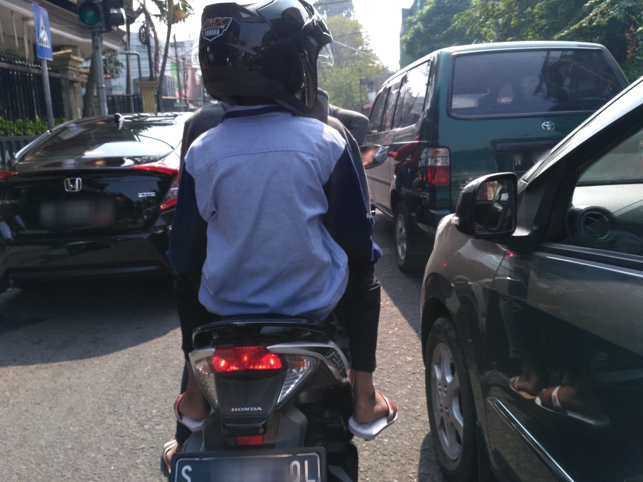 Street view near Shelter Hostel, Malang — © adi_sucipto (CC BY-SA · Mapillary)