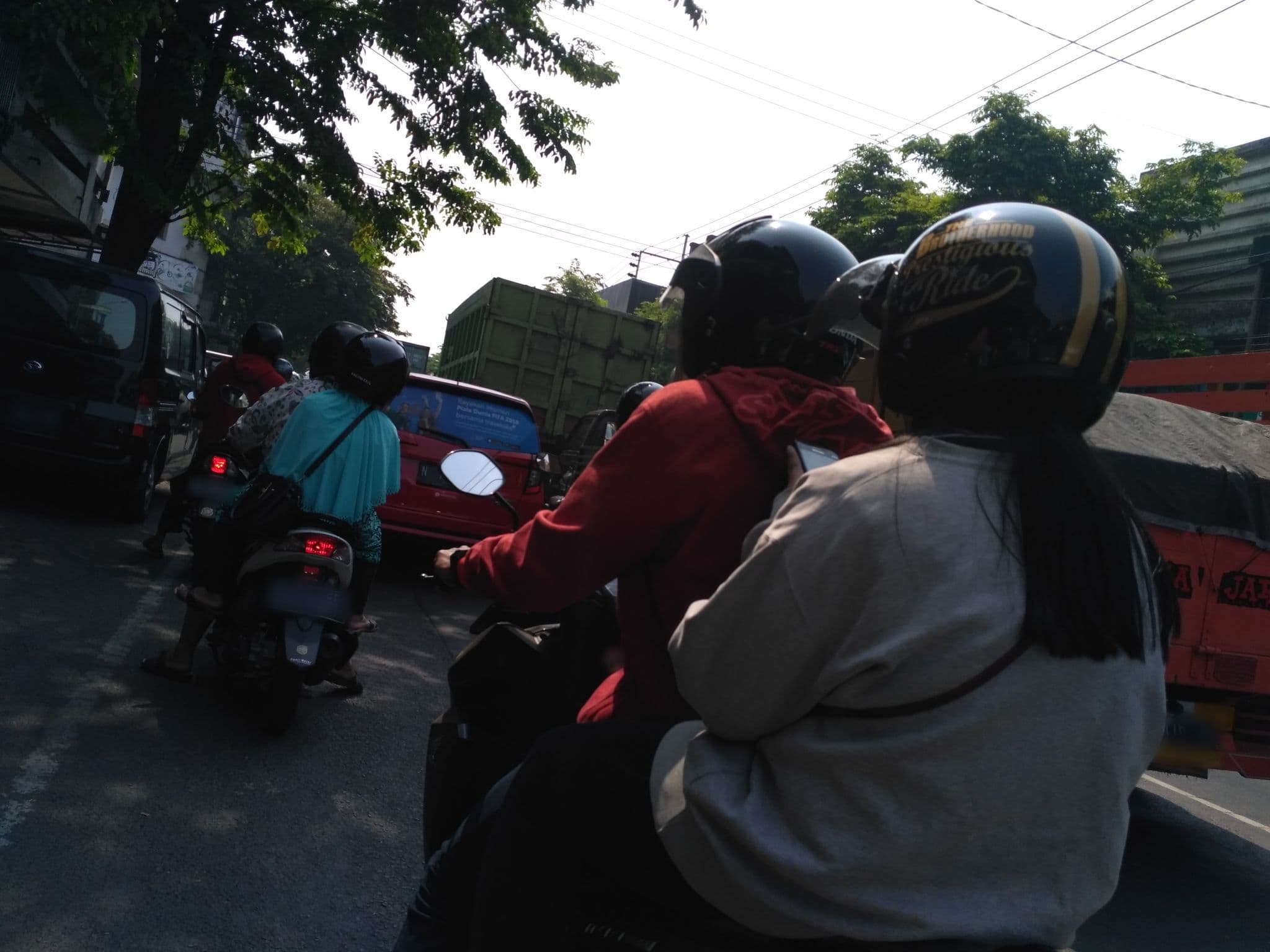 Street view near Airy Syariah Klojen Pasar Besar Square 124 Malang, Malang — © adi_sucipto (CC BY-SA · Mapillary)