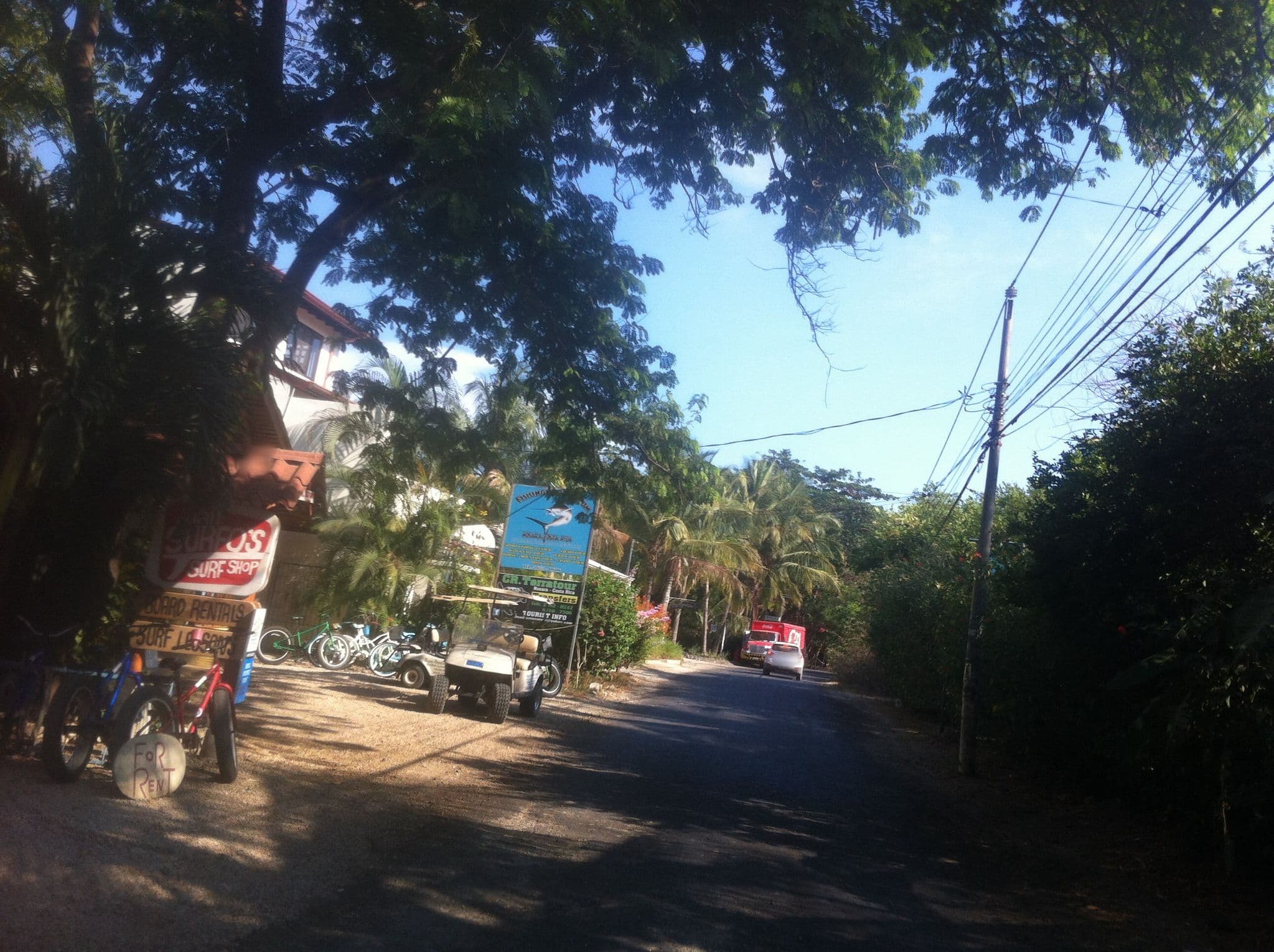 Street view near Kaya Sol Surf Hotel, Sámara