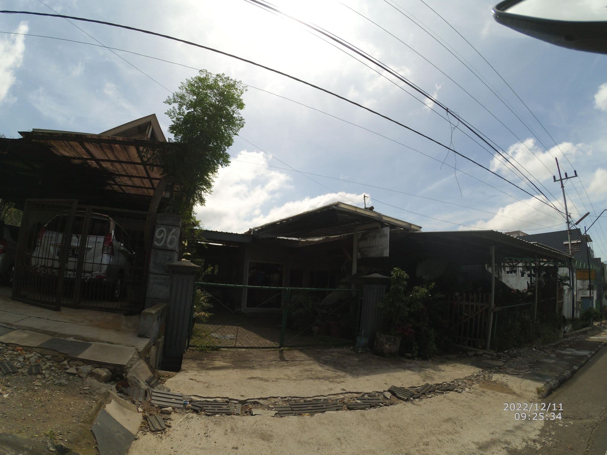 Street view near Penginapan Arjuno, Batu — © maphunter_id (CC BY-SA · Mapillary)