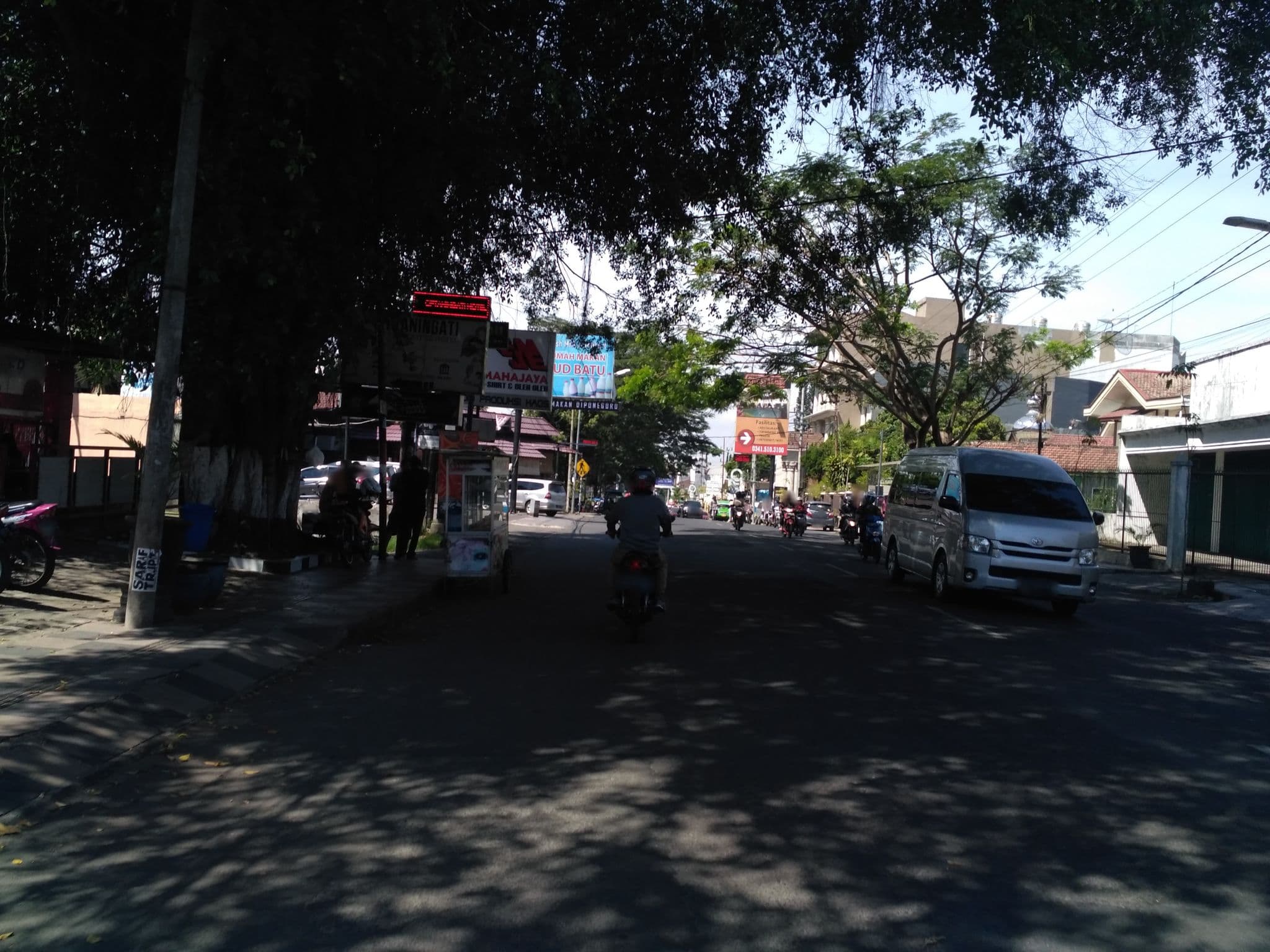 Street view near D'Villa Batu, Batu — © adi_sucipto (CC BY-SA · Mapillary)
