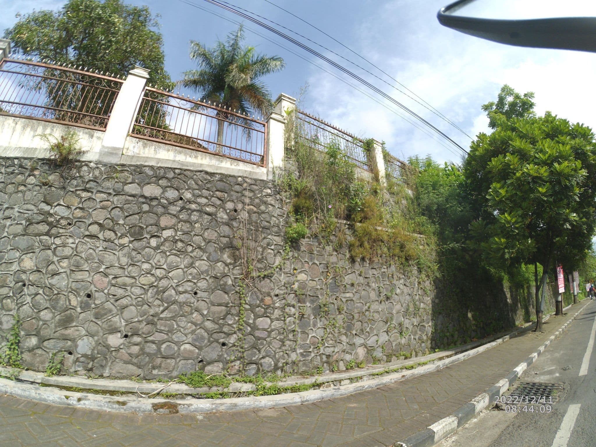 Street view near Oak Tree Glamping Resort, Batu — © maphunter_id (CC BY-SA · Mapillary)