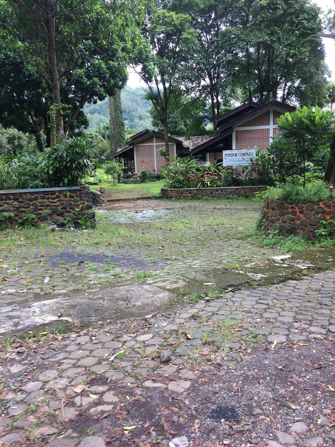 Street view near Pondok Cempaka, Batu — © maphunter_id (CC BY-SA · Mapillary)