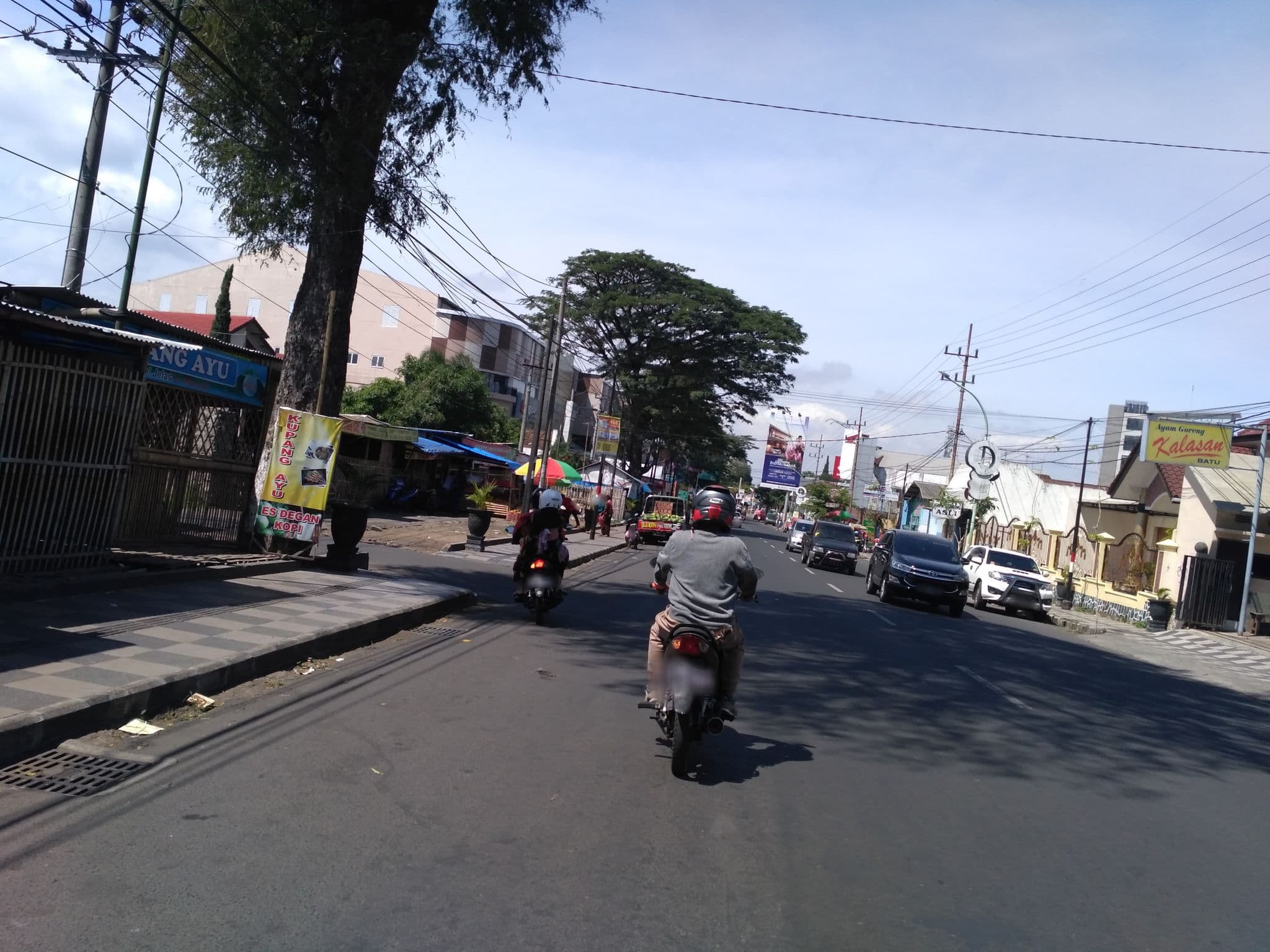 Street view near Batu Paradise Resort Hotel, Batu — © adi_sucipto (CC BY-SA · Mapillary)