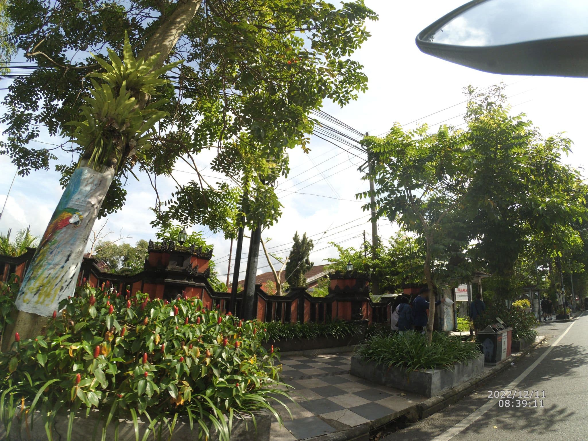Street view near Hotel Metropole, Batu — © maphunter_id (CC BY-SA · Mapillary)