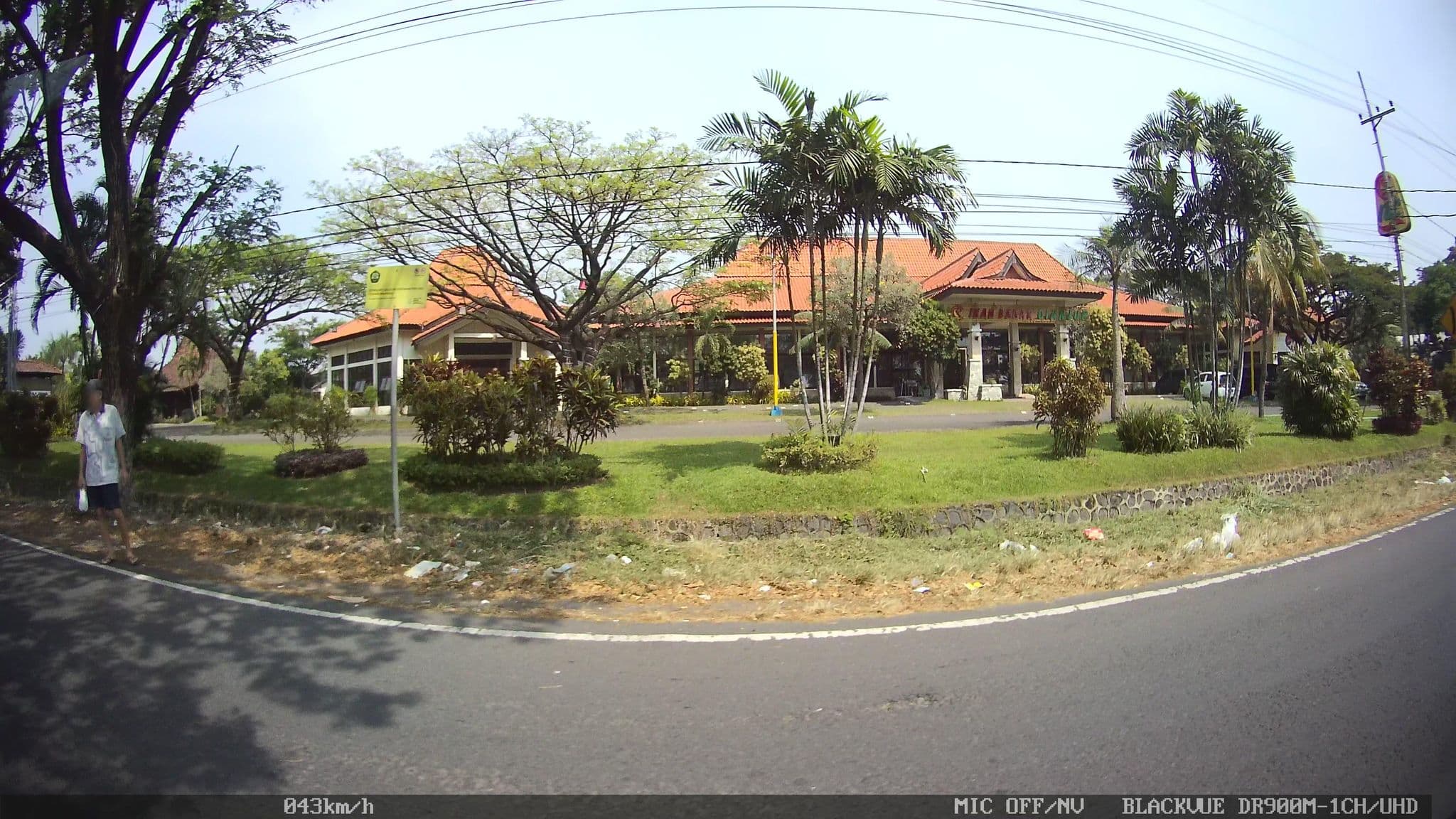 Street view near Sentra Aquabis, Pandaan — © kaart_2 (CC BY-SA · Mapillary)