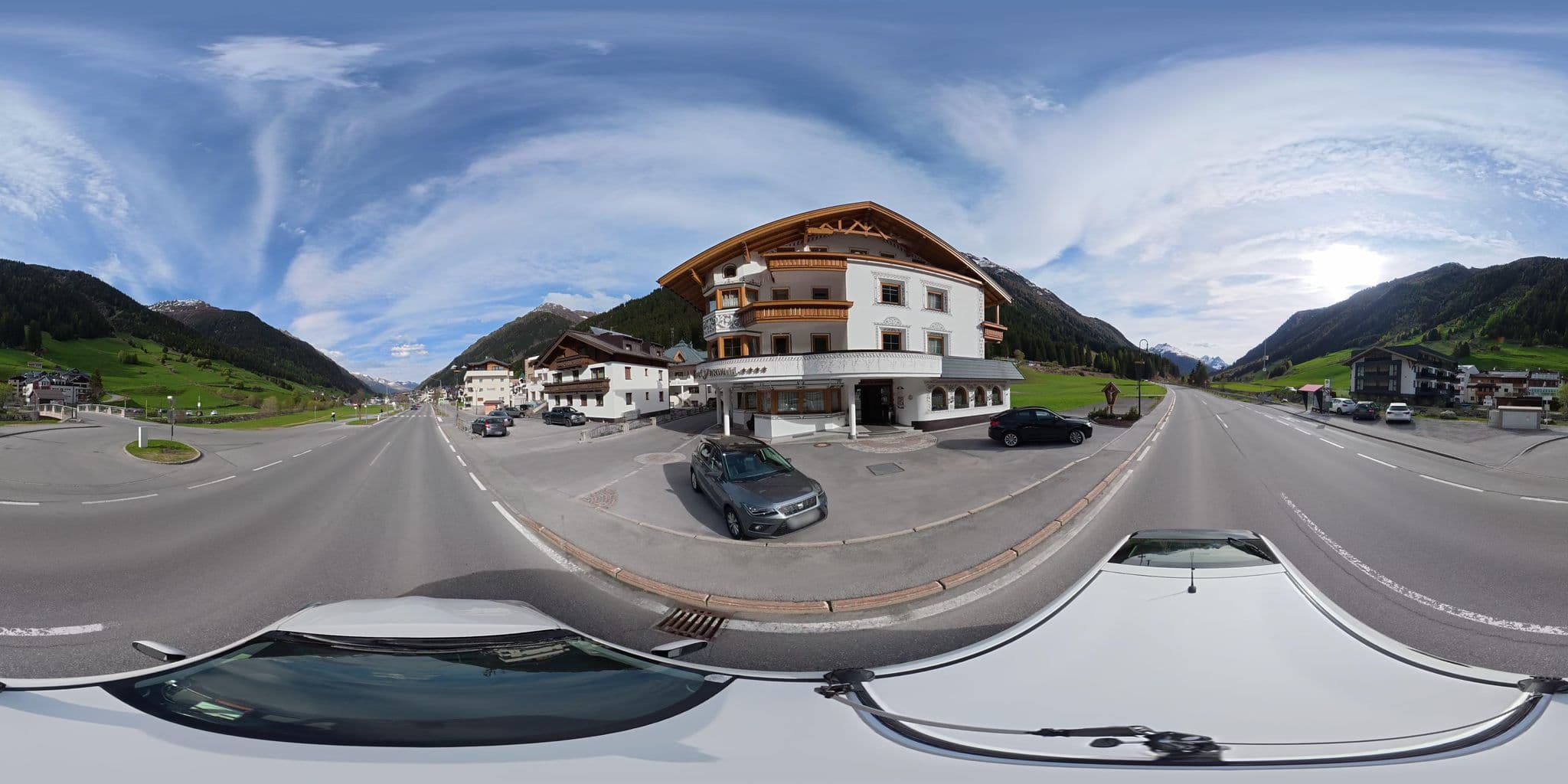Street view near Hotel Verwall, Ischgl — © osmplus_org (CC BY-SA · Mapillary)