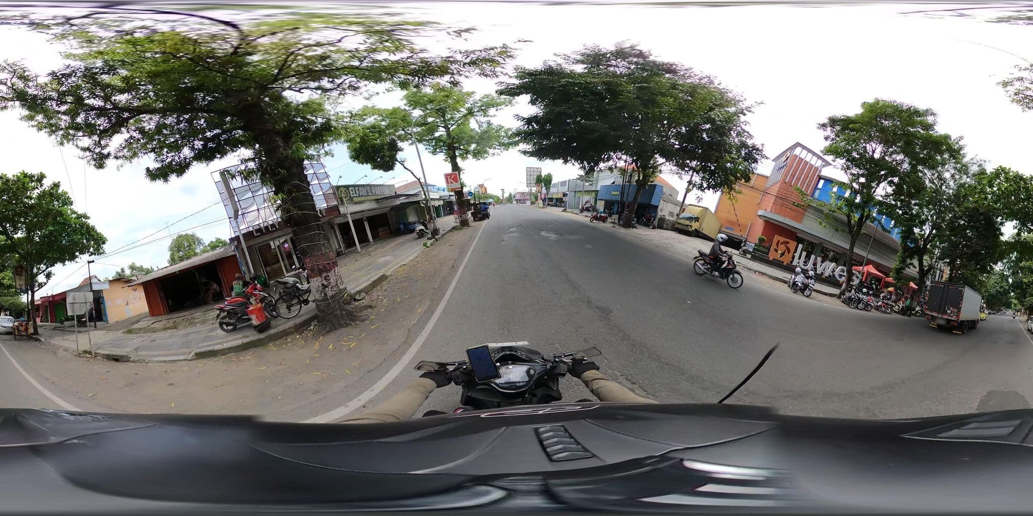 Street view near Hotel Santoso, Blora — © services_glis (CC BY-SA · Mapillary)
