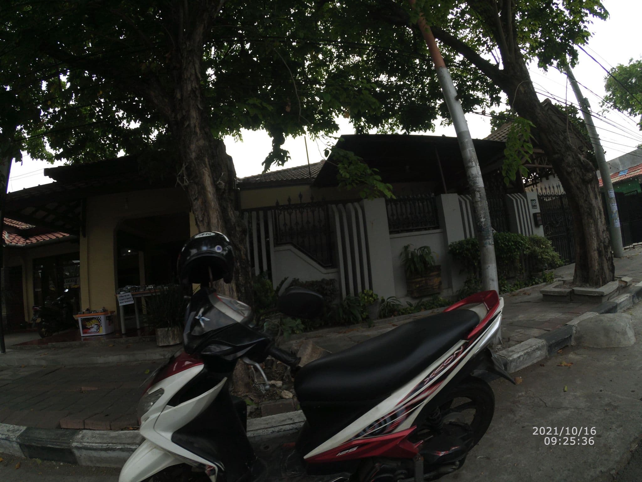 Street view near Hotel Sapta Nawa 2, Gresik — © maphunter_id (CC BY-SA · Mapillary)