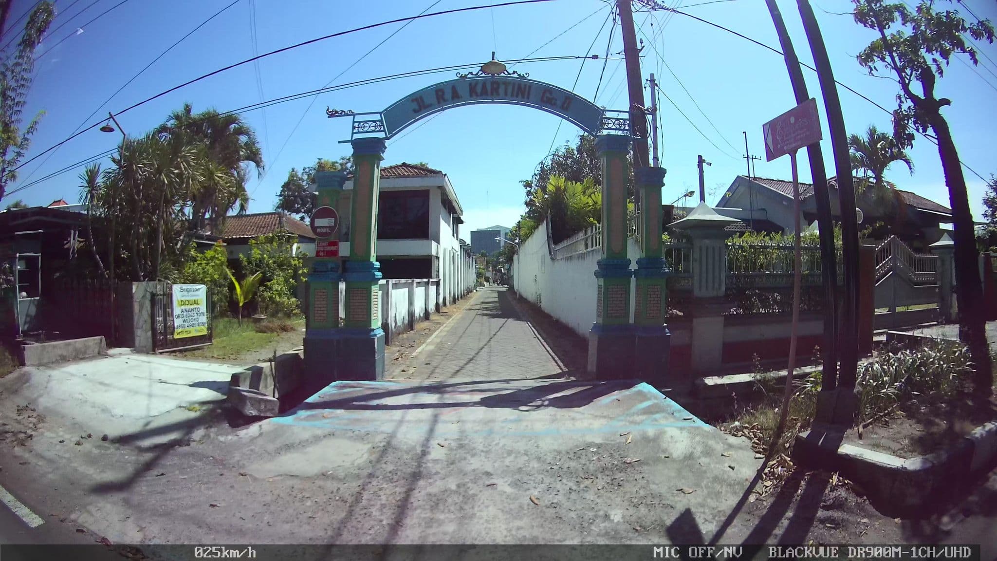 Street view near Hotel Kartini, Sidoarjo — © kaart_2 (CC BY-SA · Mapillary)