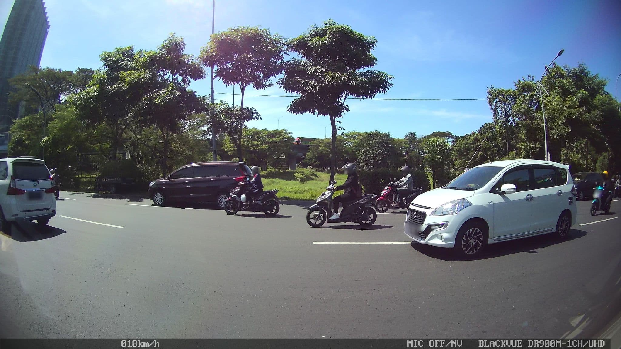Street view near Avenue Sunrise Hotel Suarabaya, Gedangan — © kaart_2 (CC BY-SA · Mapillary)