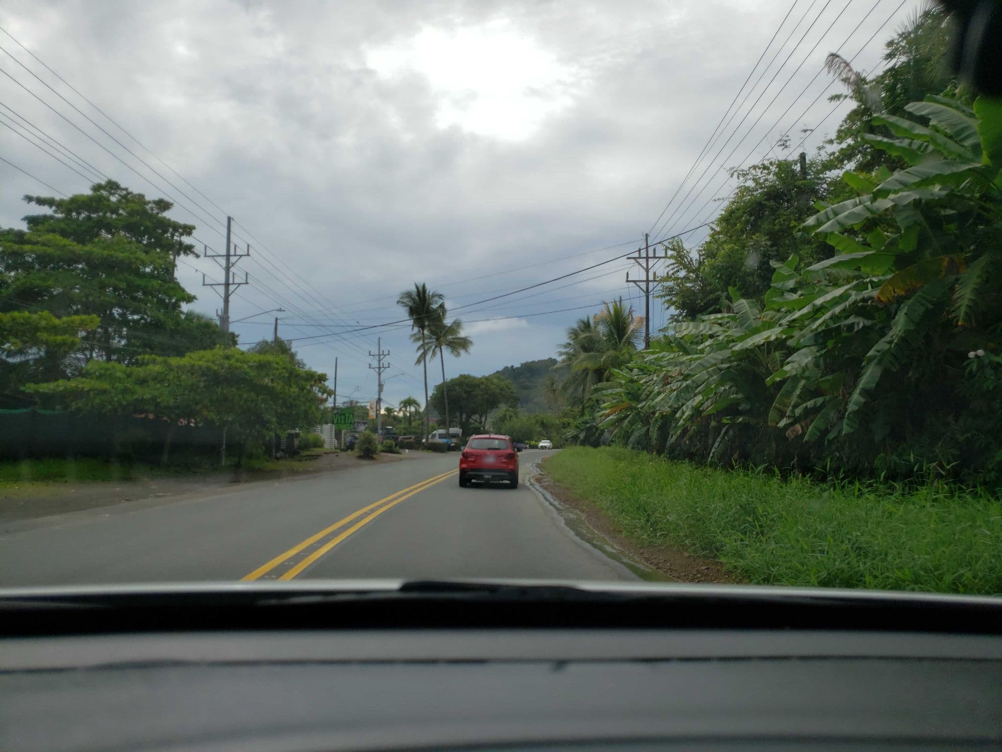 Street view near Backyard Hotel, Jacó