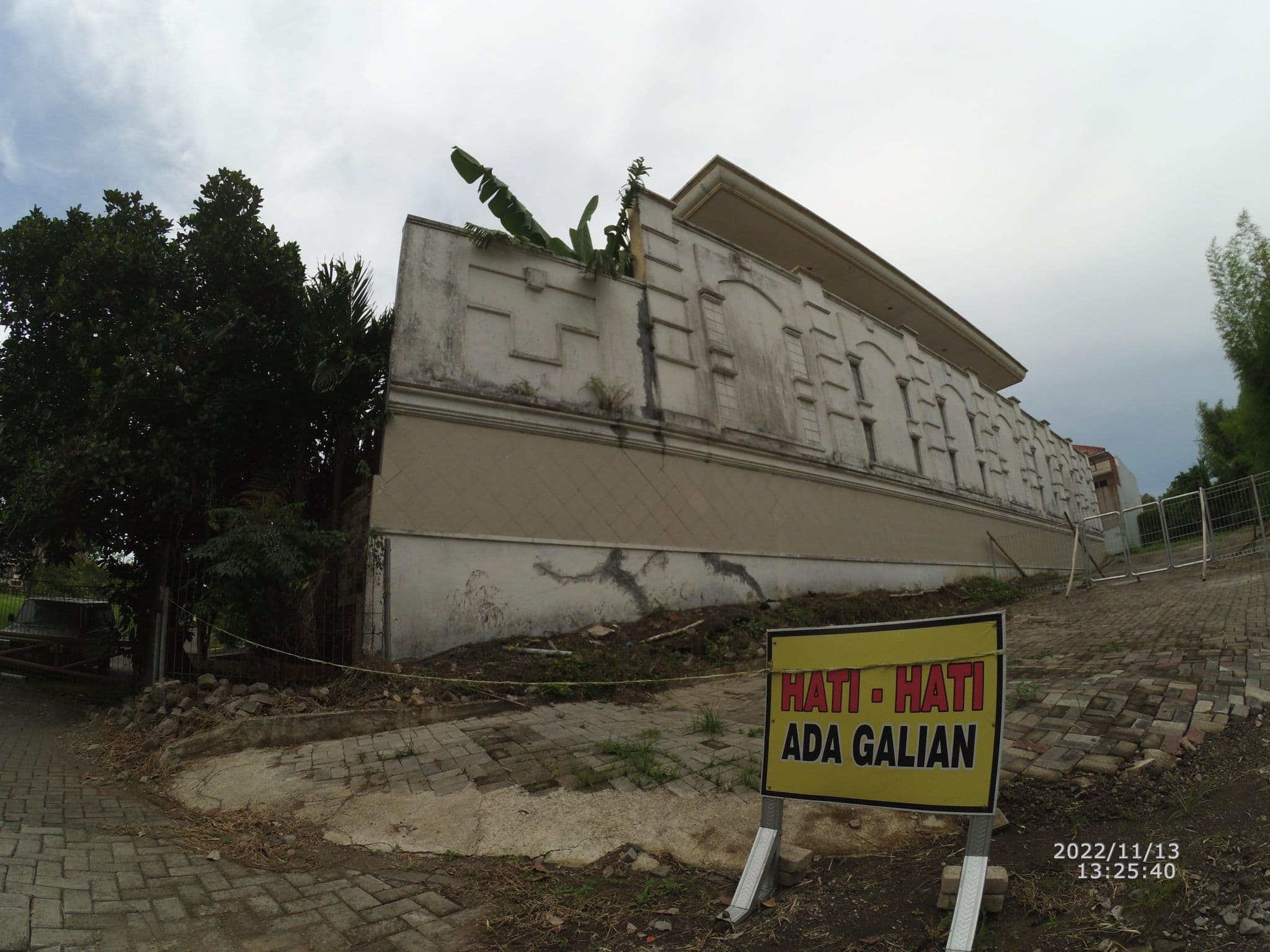 Street view near Graha 18, Surabaya — © maphunter_id (CC BY-SA · Mapillary)