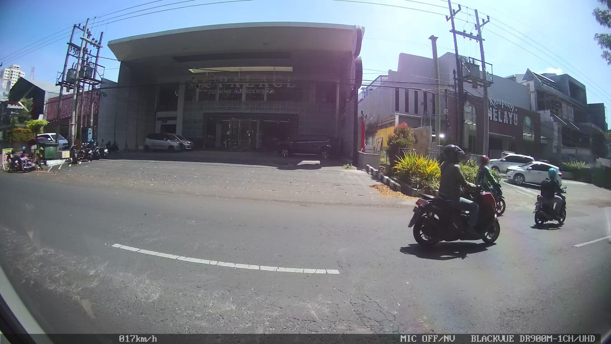 Street view near hotel tugu sri lestari, Surabaya — © kaart_2 (CC BY-SA · Mapillary)