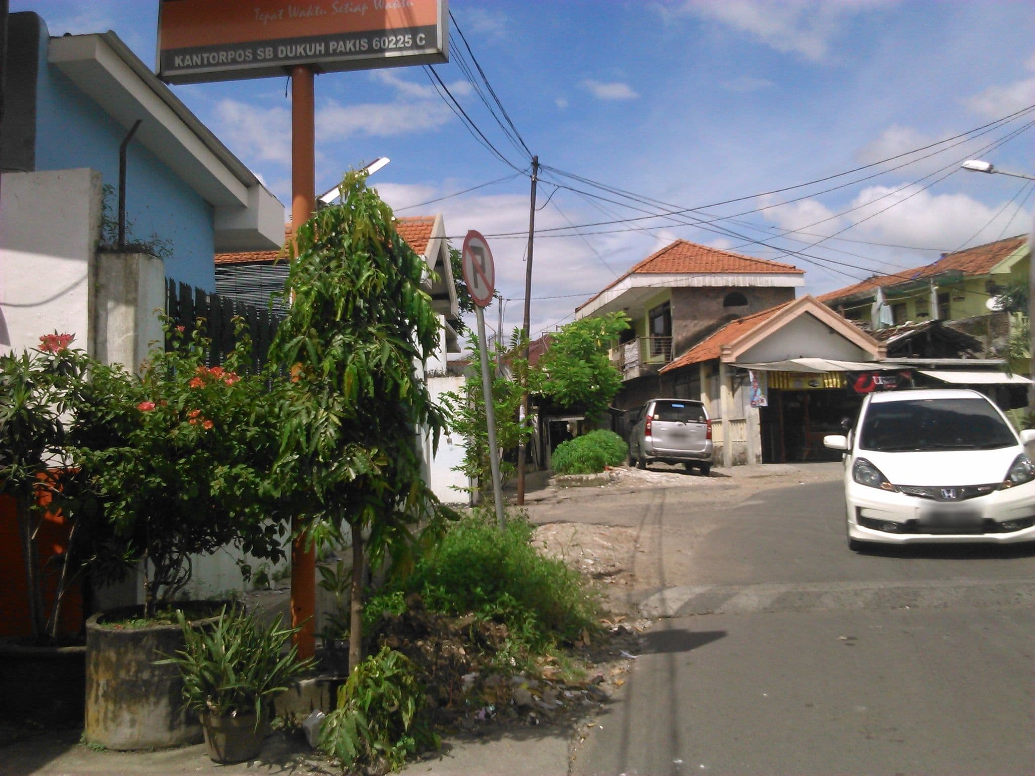 Street view near equator Room 227, Surabaya — © nhrf31 (CC BY-SA · Mapillary)