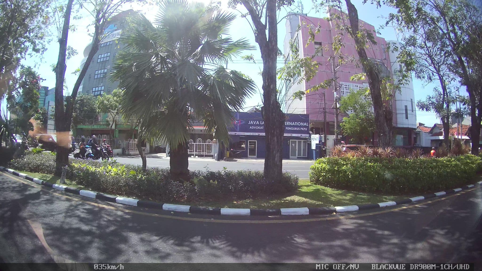 Street view near Omah Arjuno Kost in the Cost, Surabaya — © kaart_2 (CC BY-SA · Mapillary)