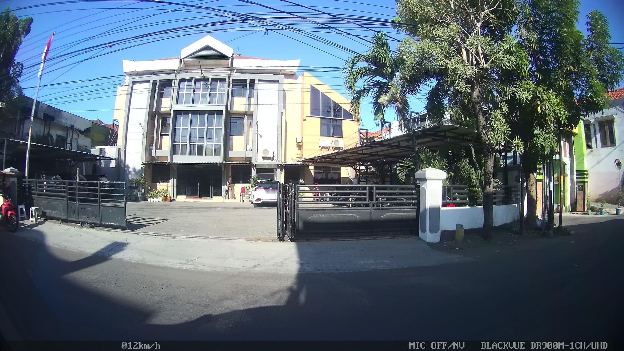 Street view near Surabaya Youth Hostel, Surabaya — © kaart_2 (CC BY-SA · Mapillary)