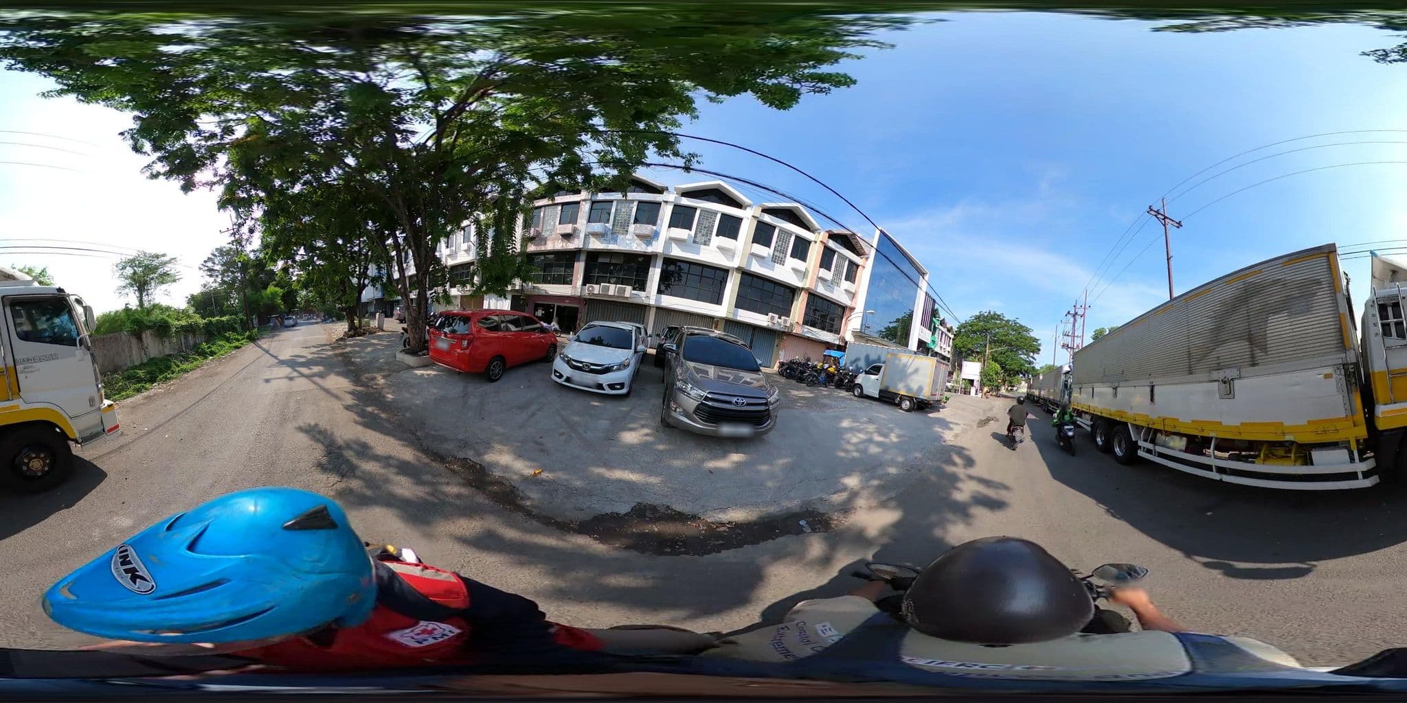 Street view near Mes TNI AL, Surabaya — © danbjoseph (CC BY-SA · Mapillary)