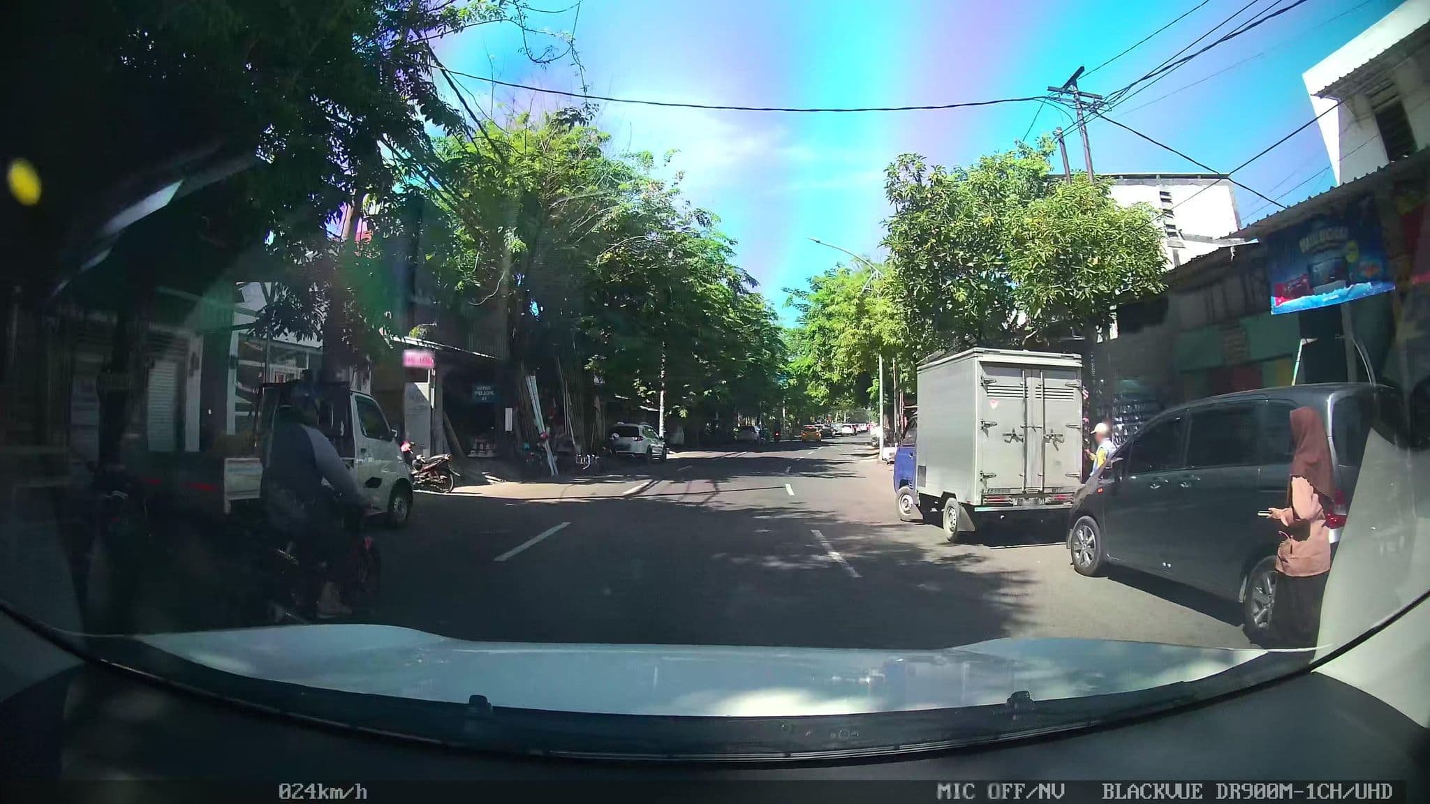 Street view near Hotel Mirah Banyuwangi Room 102, Surabaya — © kaart_2 (CC BY-SA · Mapillary)