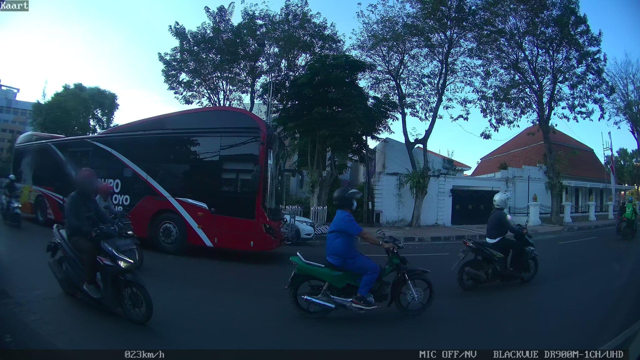 Street view near Garden Palace, Surabaya — © kaart_2 (CC BY-SA · Mapillary)