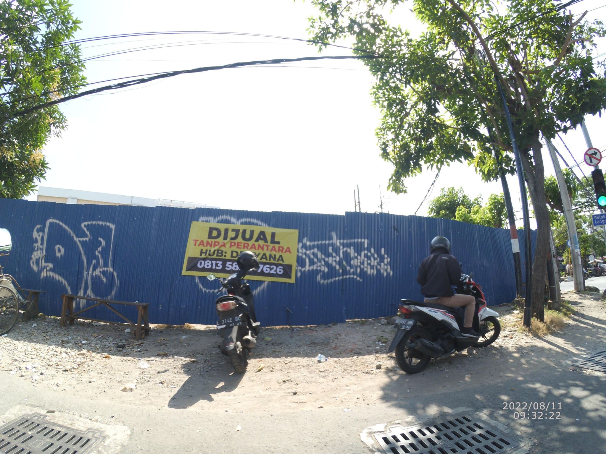 Street view near Best Zodiak Hotel, Surabaya — © maphunter_id (CC BY-SA · Mapillary)