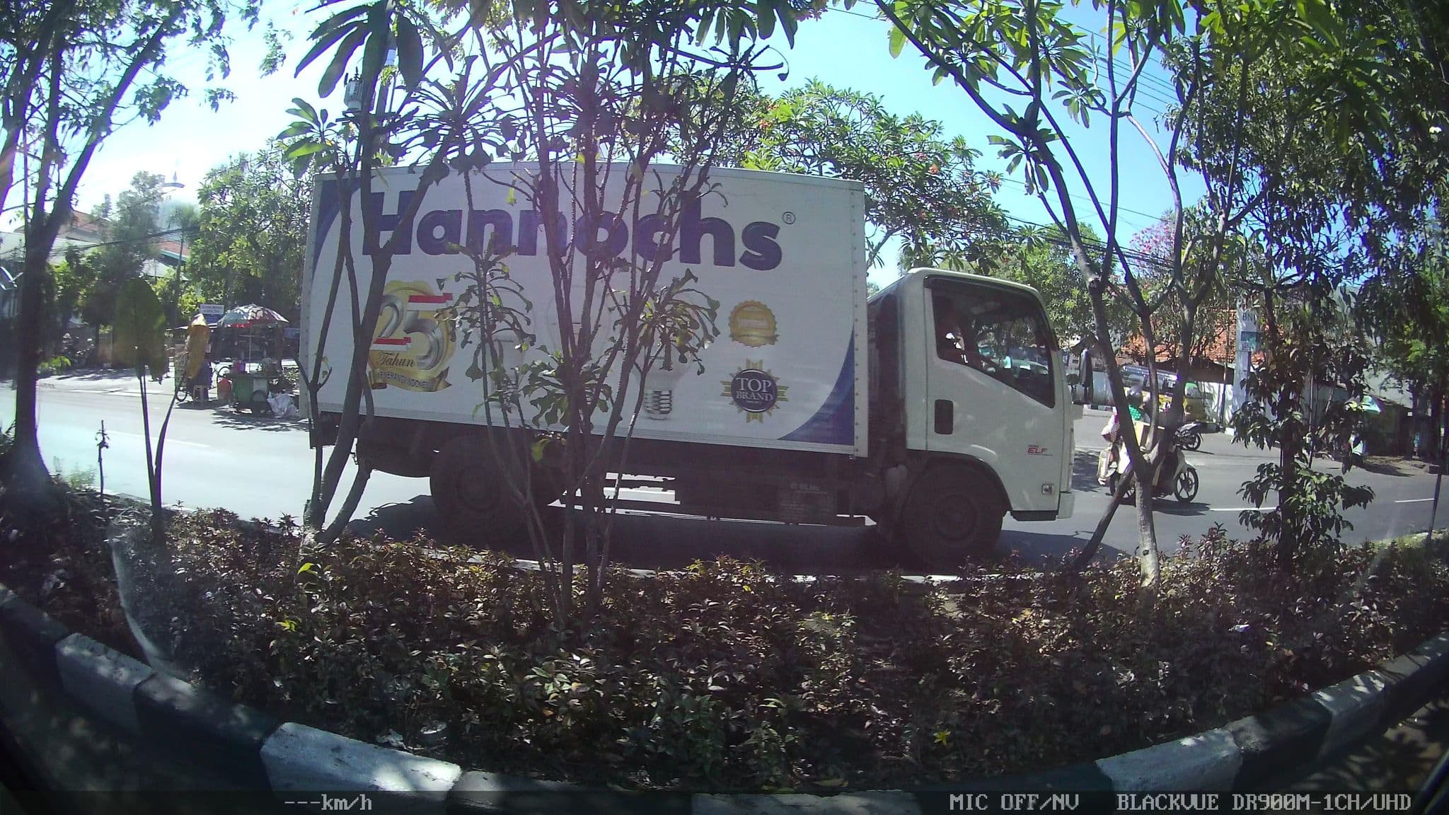Street view near Hotel Andalus, Surabaya — © kaart_2 (CC BY-SA · Mapillary)