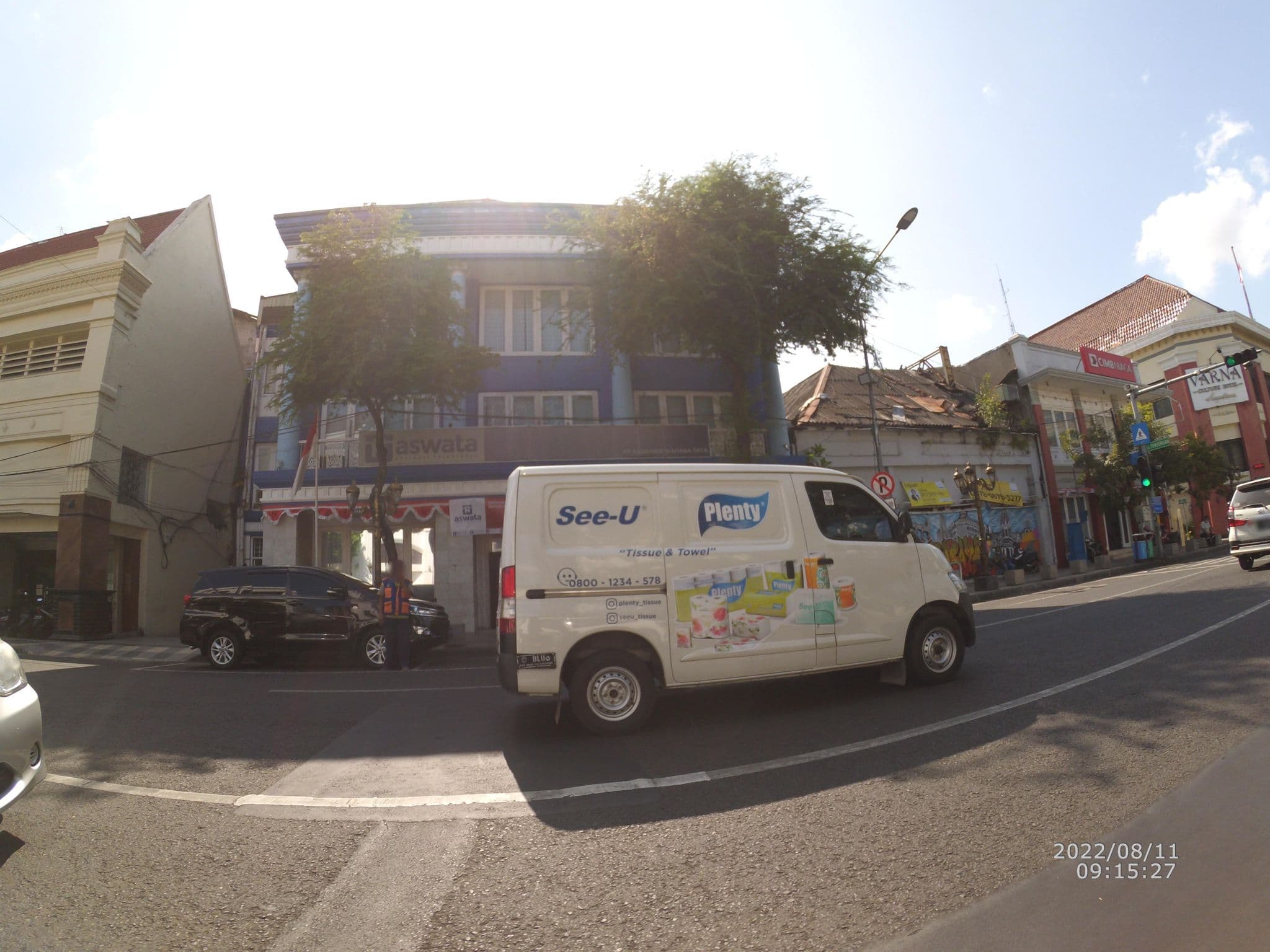 Street view near Hotel Merriott, Surabaya — © maphunter_id (CC BY-SA · Mapillary)