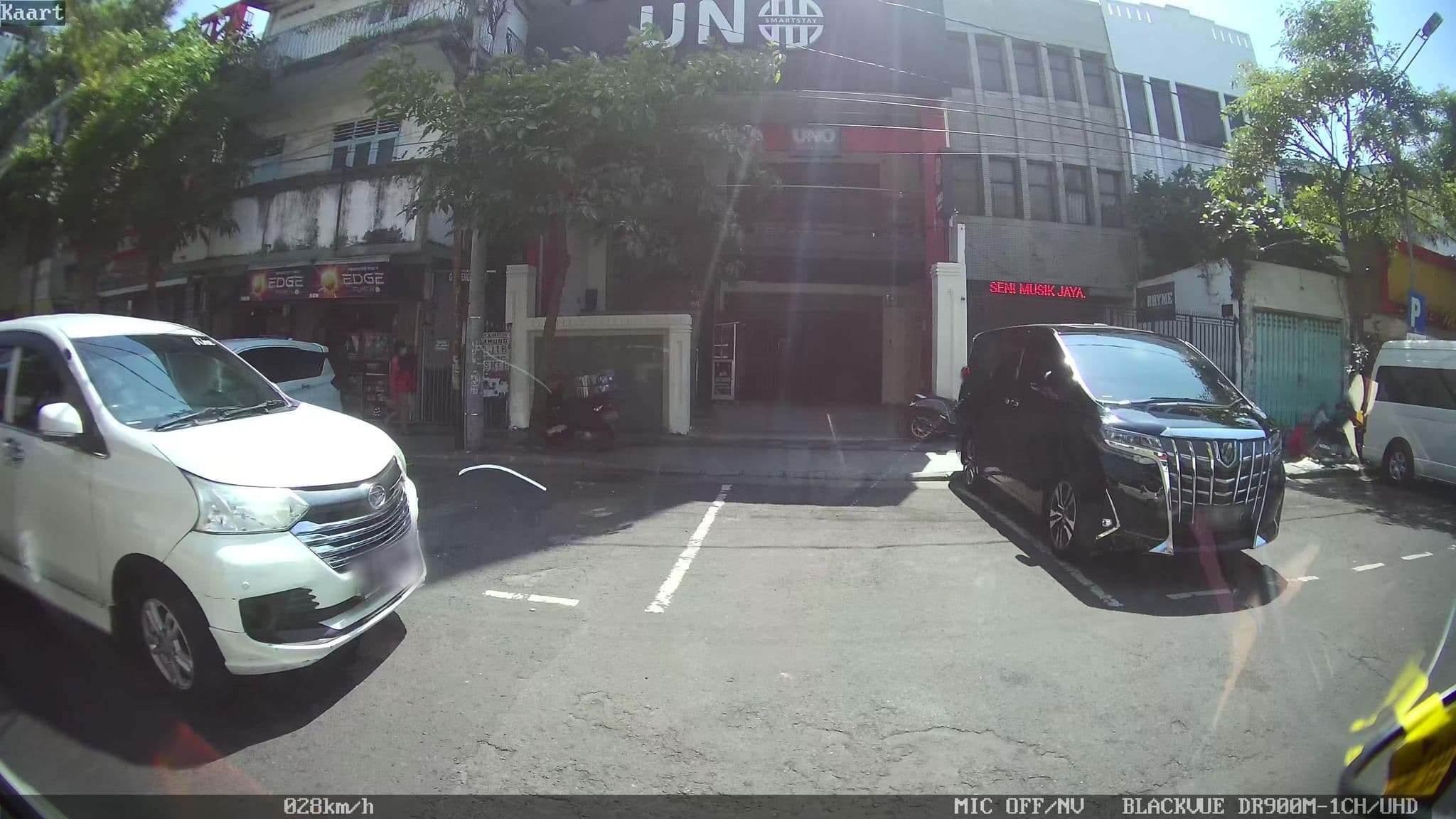 Street view near Oyo 491 Uno Hotel, Surabaya — © kaart_2 (CC BY-SA · Mapillary)