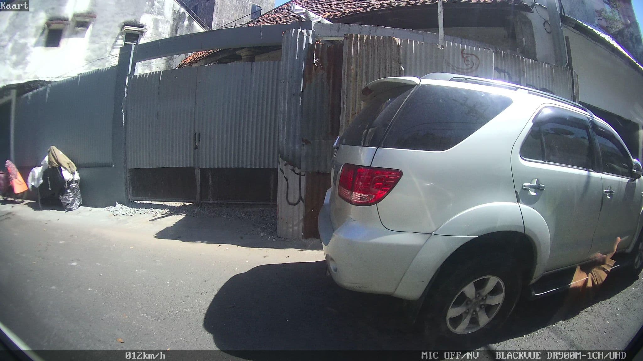 Street view near Mess Istana, Surabaya — © kaart_2 (CC BY-SA · Mapillary)