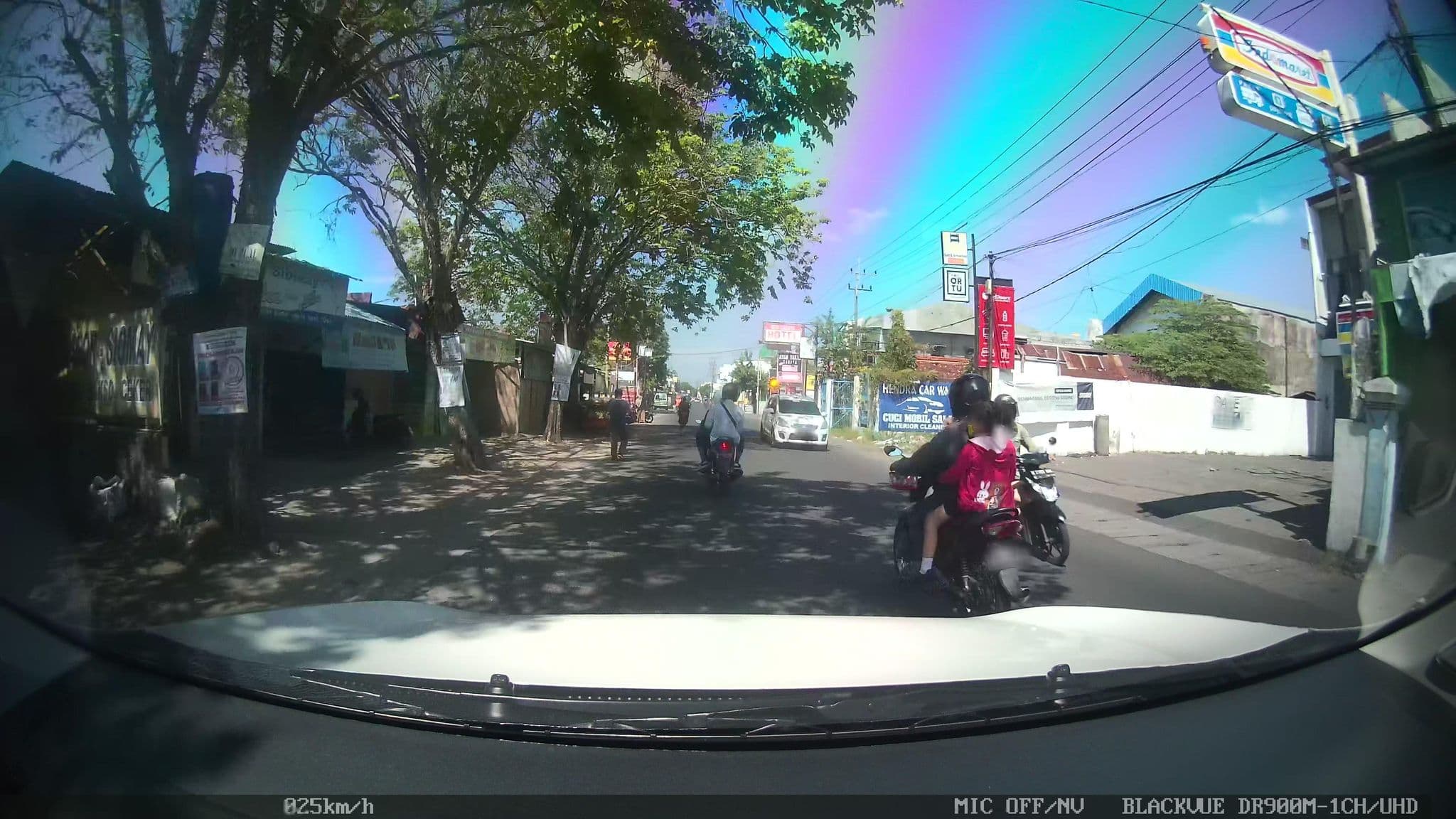 Street view near Sinar Hotel, Gedangan — © kaart_2 (CC BY-SA · Mapillary)