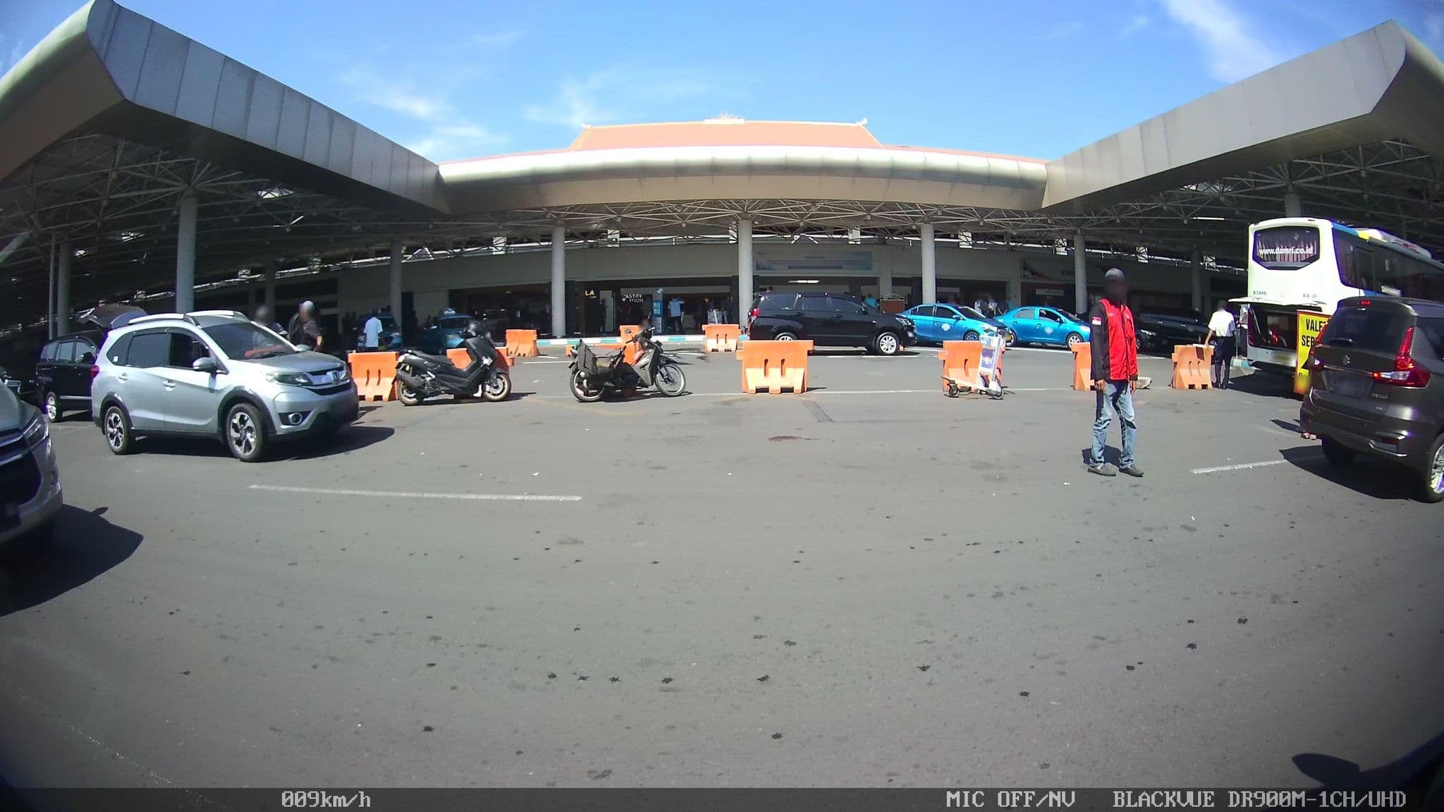 Street view near Grand Surya Hotel, Gedangan — © kaart_2 (CC BY-SA · Mapillary)