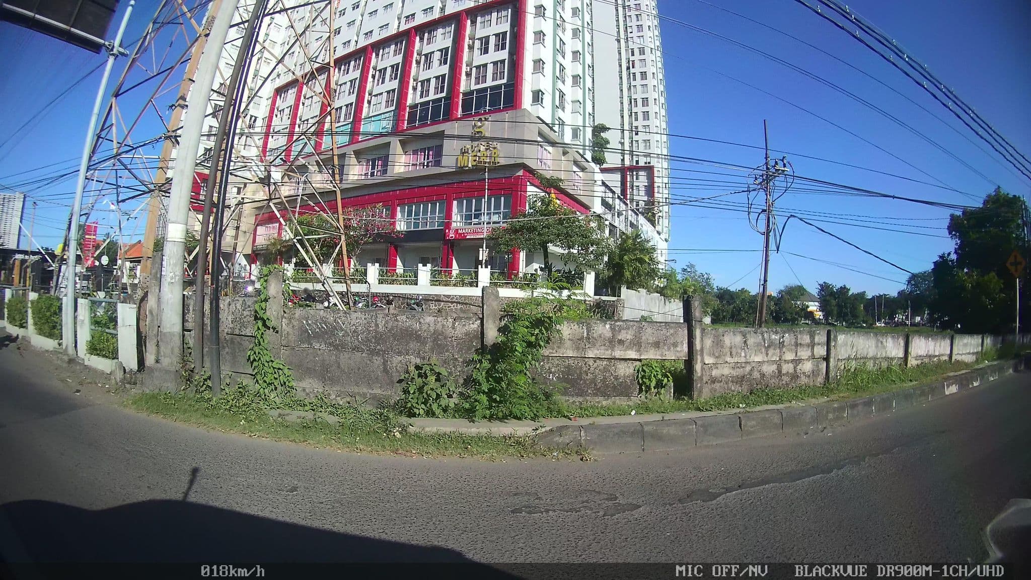 Street view near Gunawangsa Hotel MERR, Surabaya — © kaart_2 (CC BY-SA · Mapillary)