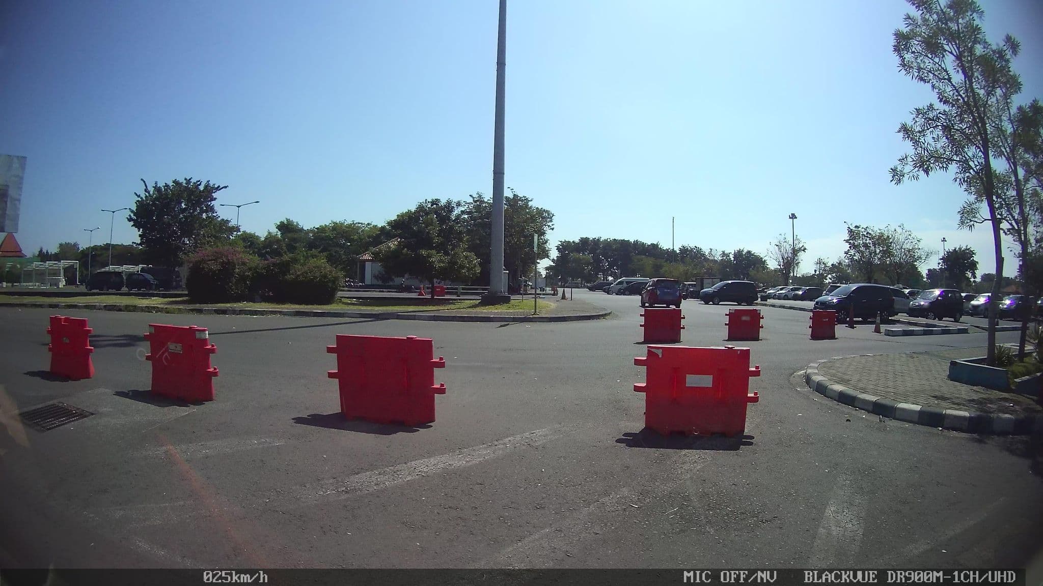 Street view near Hotel Maharani, Gedangan — © kaart_2 (CC BY-SA · Mapillary)