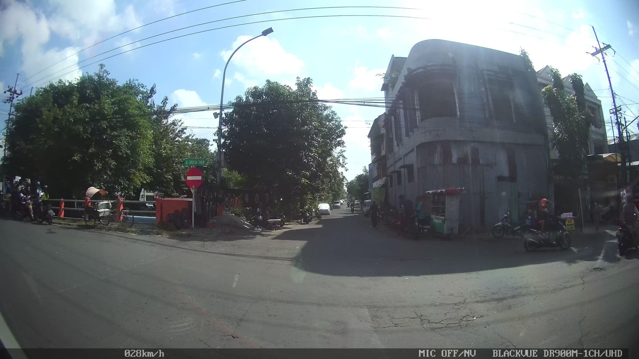 Street view near Hotel Banjarmasin International, Surabaya — © kaart_2 (CC BY-SA · Mapillary)