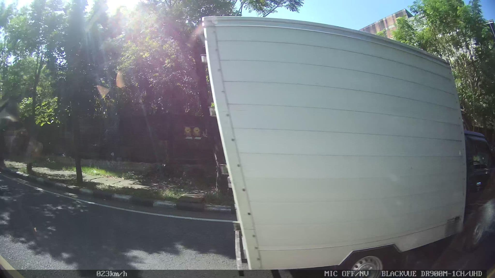 Street view near Royal Lounge Garden Palace Hotel, Surabaya — © kaart_2 (CC BY-SA · Mapillary)