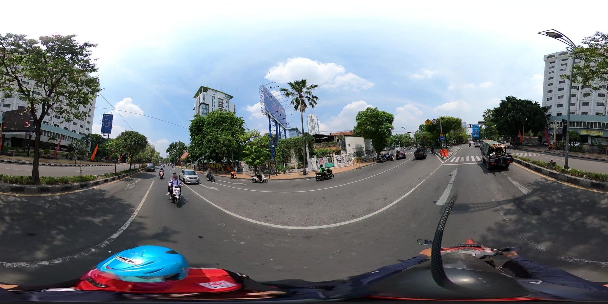 Street view near Sahid hotel executive lounge, Surabaya — © danbjoseph (CC BY-SA · Mapillary)