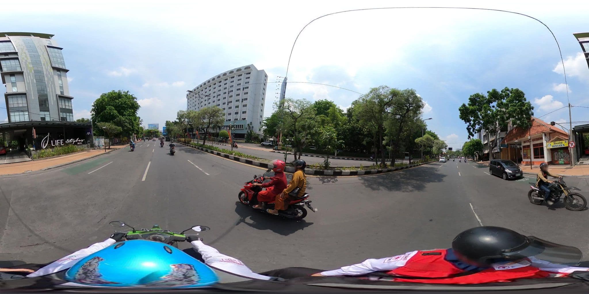 Street view near Bromo Room Hotel Sahid Surabaya, Surabaya — © danbjoseph (CC BY-SA · Mapillary)