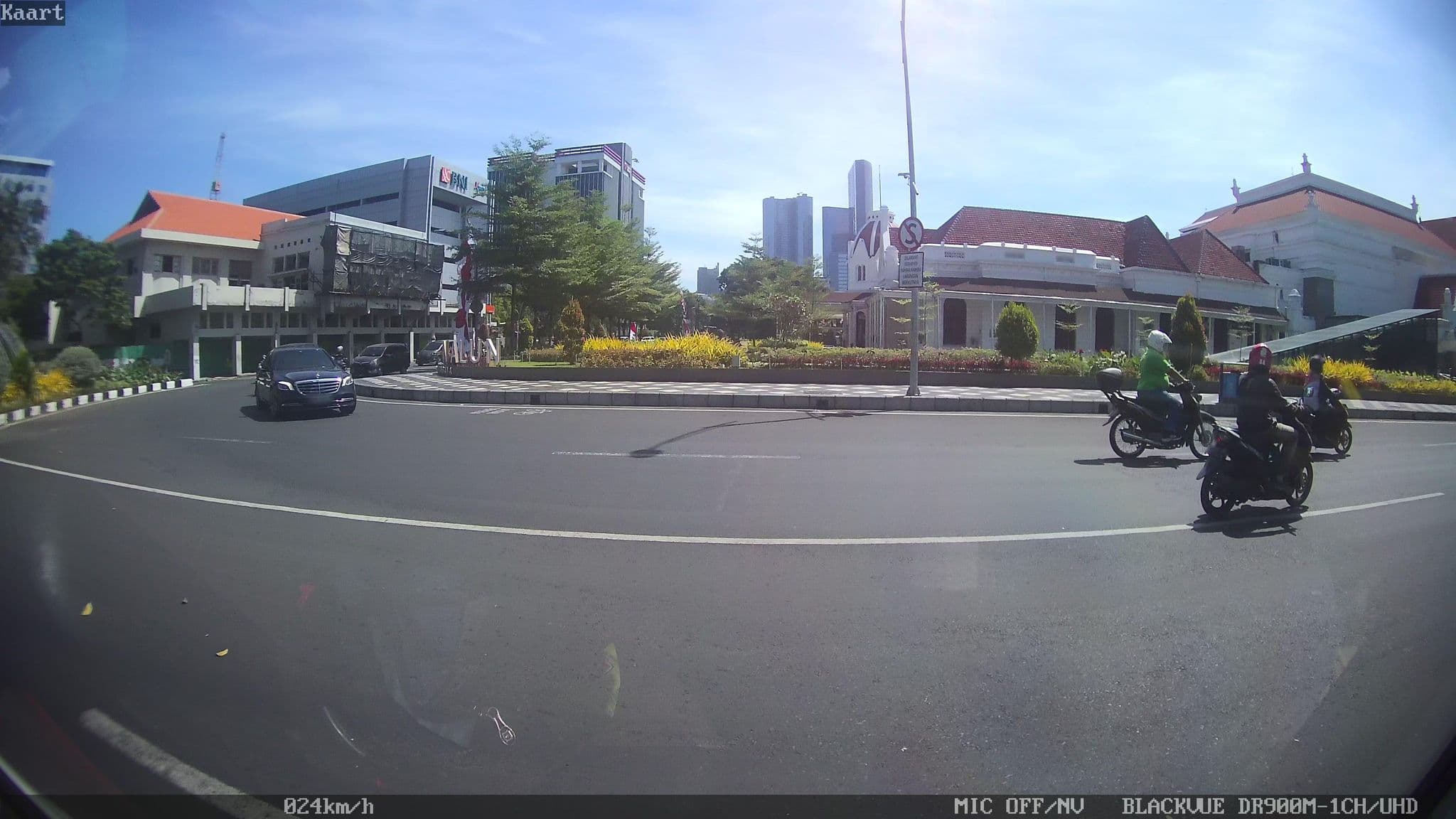 Street view near Room 604 Hotel EMLI Surabaya, Surabaya — © kaart_2 (CC BY-SA · Mapillary)