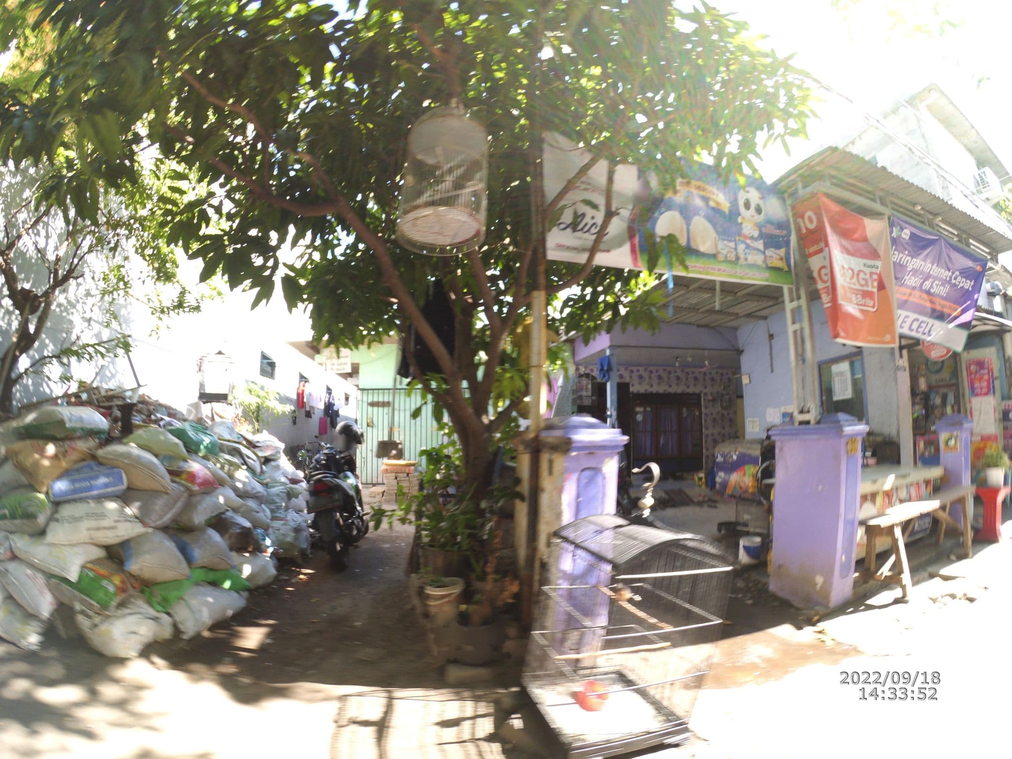 Street view near Kost Pak Sabar, Surabaya — © maphunter_id (CC BY-SA · Mapillary)