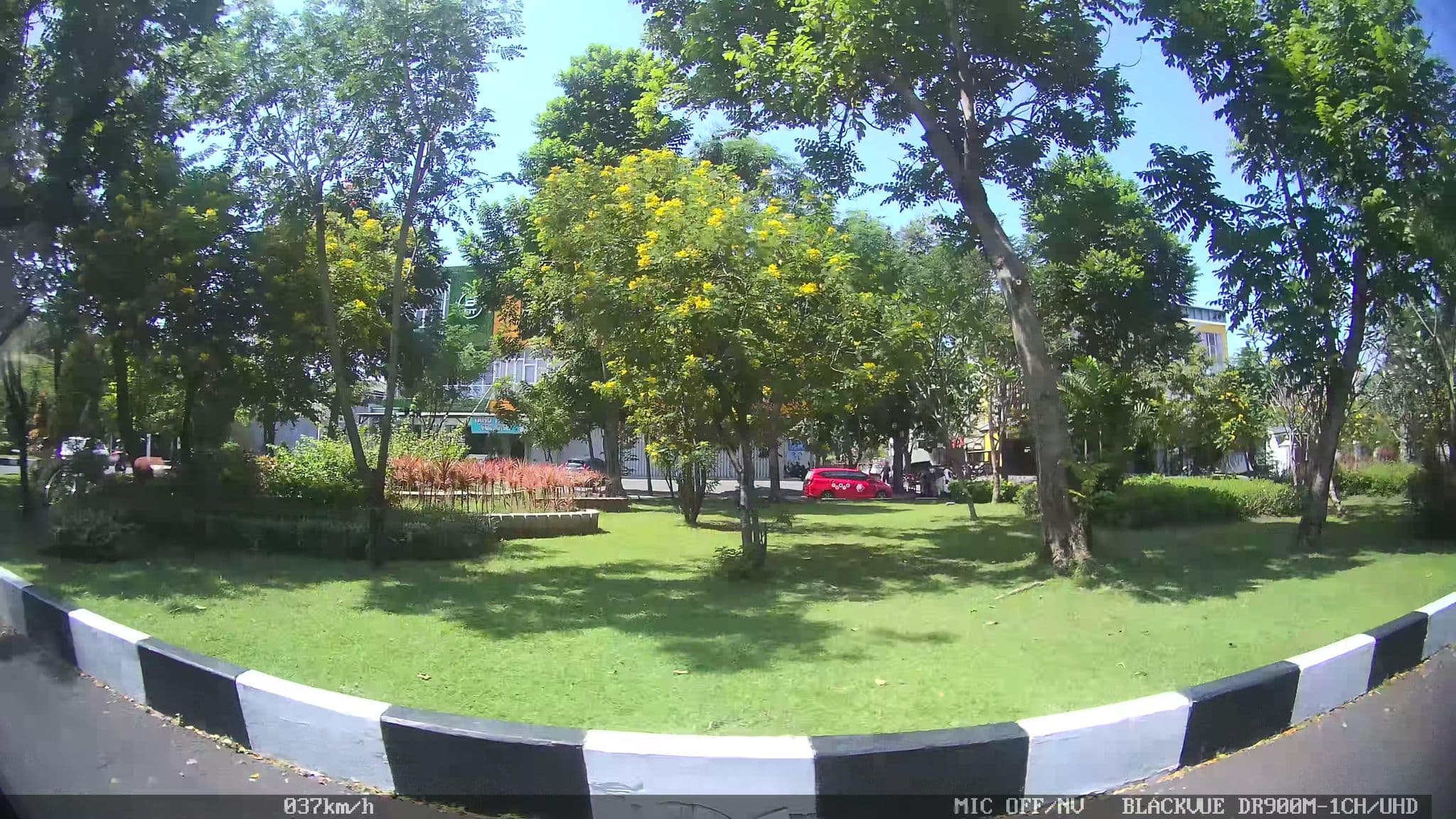 Street view near C1 hotel, Surabaya — © kaart_2 (CC BY-SA · Mapillary)