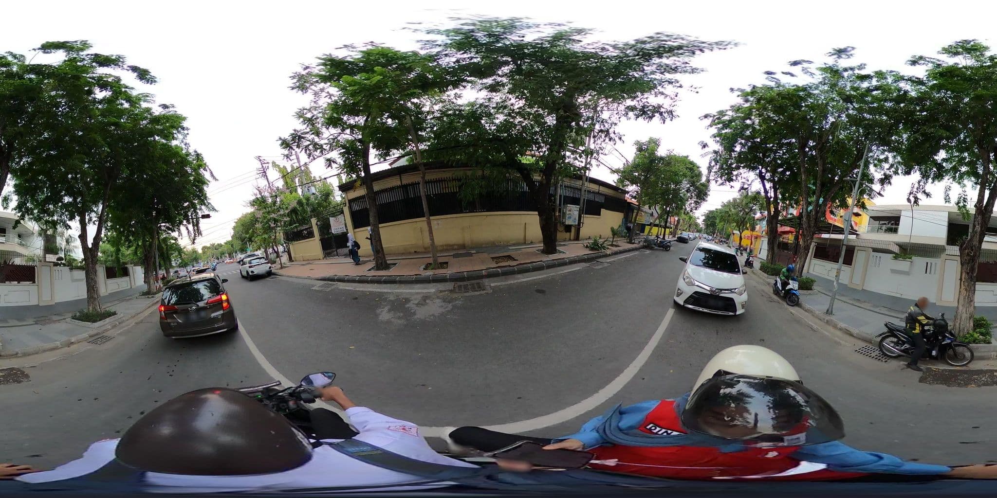 Street view near Berjaya Hotel, Surabaya — © danbjoseph (CC BY-SA · Mapillary)