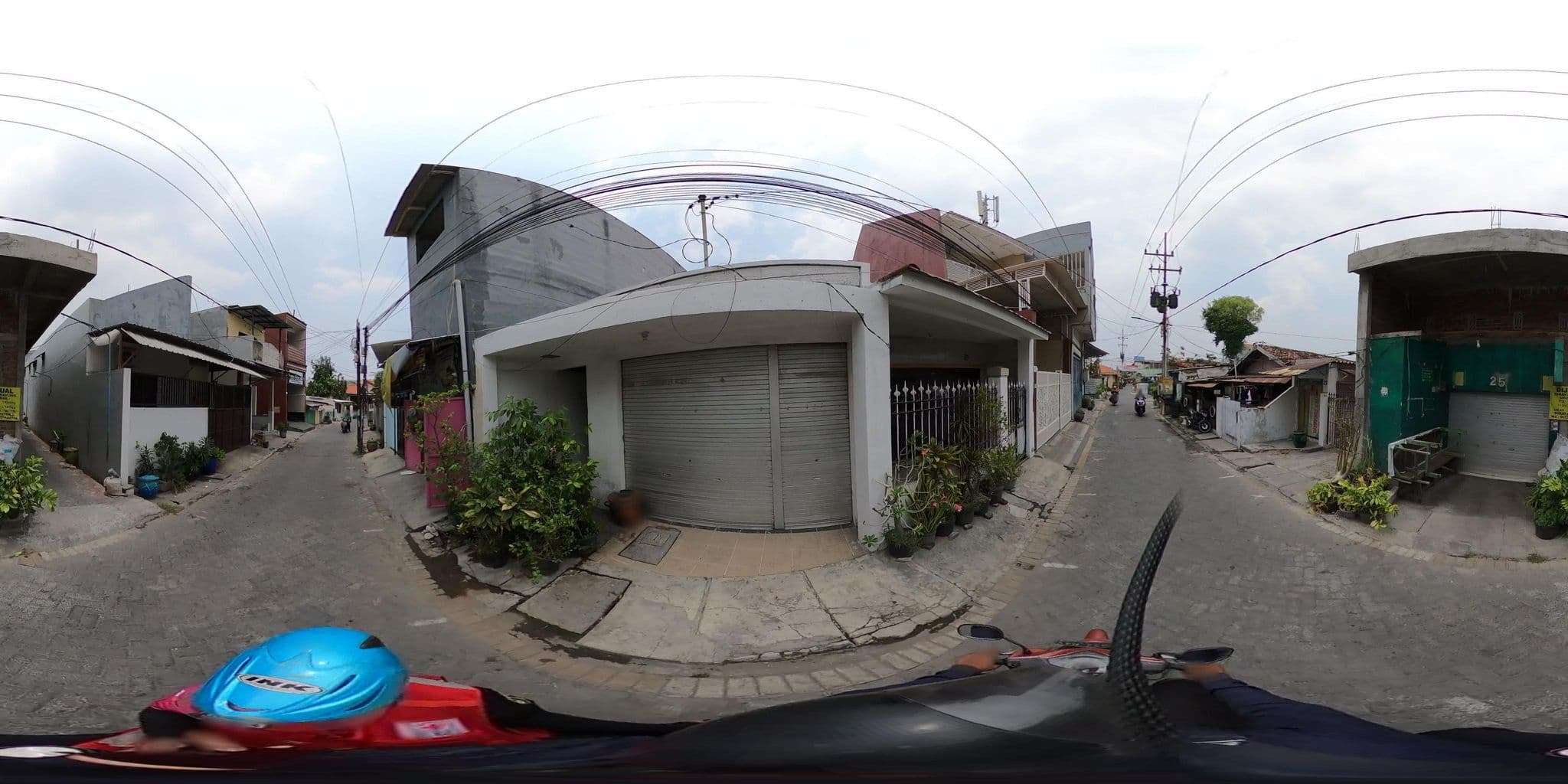 Street view near Hotel Ibis , semarang, Surabaya — © danbjoseph (CC BY-SA · Mapillary)