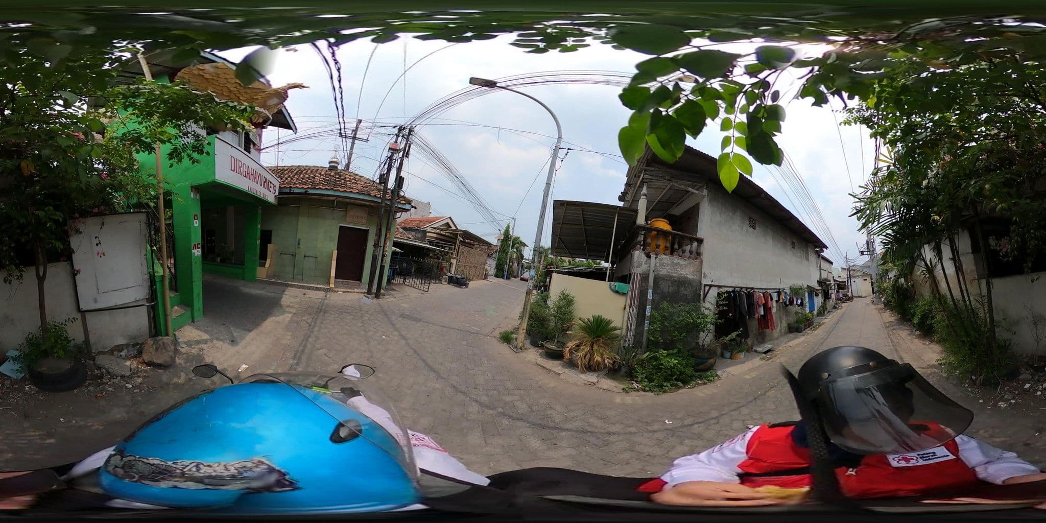 Street view near Sheraton Bandung Hotel, Surabaya — © danbjoseph (CC BY-SA · Mapillary)