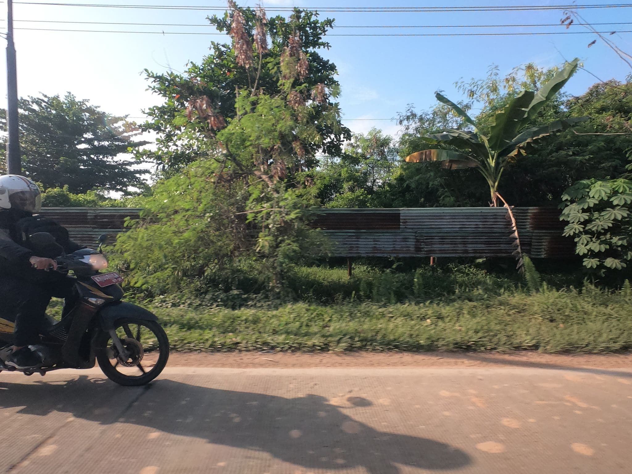 Street view near Hotel Sentosa, Pontianak — © addharuery (CC BY-SA · Mapillary)