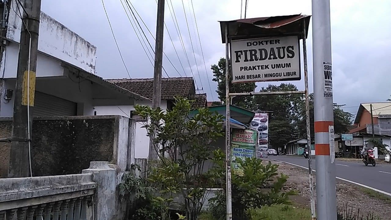 Street view near My Home Stay, Genteng — © faldykudo (CC BY-SA · Mapillary)