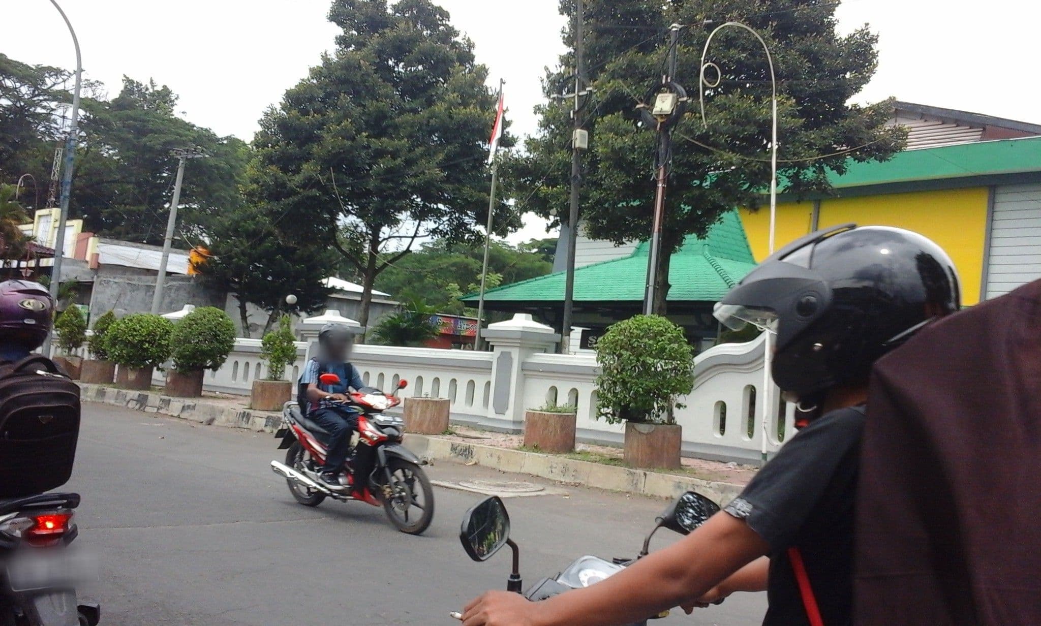 Street view near Hotel Seroja, Jember — © arizalkawamuna (CC BY-SA · Mapillary)